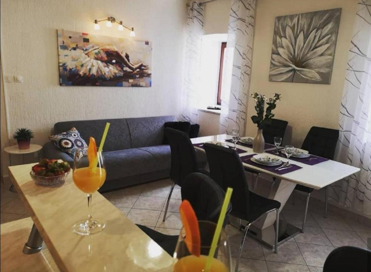 Holiday House Pasjak Sapjane Kültér fotó